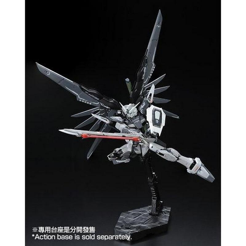 RG 1/144 ZGMF-X42S Destiny Gundam Deactive Mode
