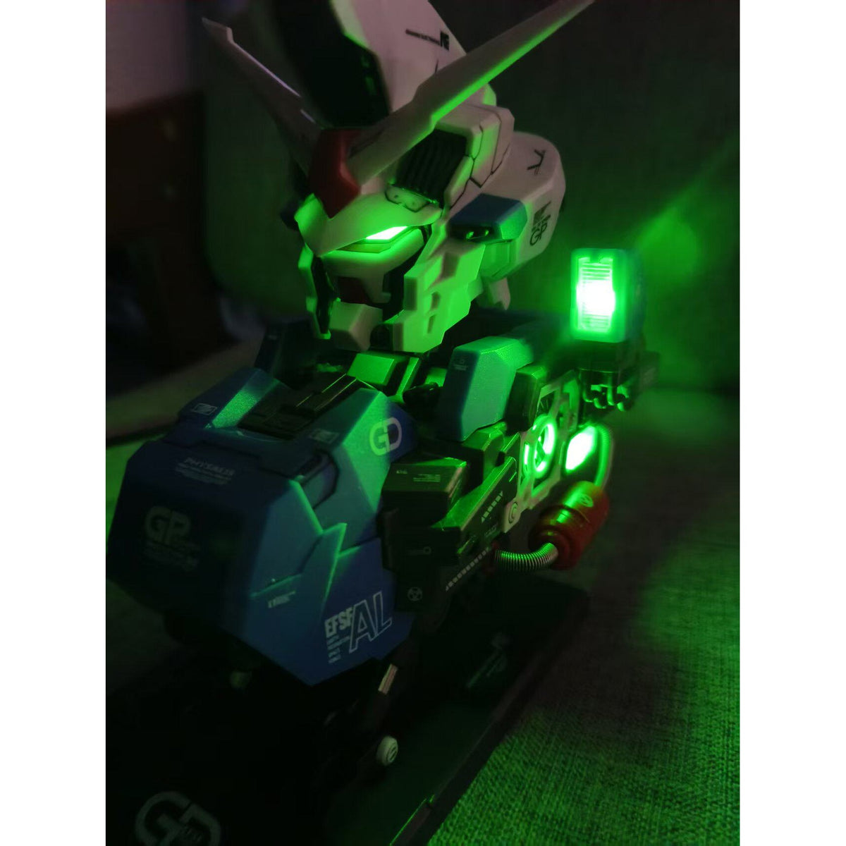 1/38 GP02 Physalis Head Bust Assembly Model (with LED)