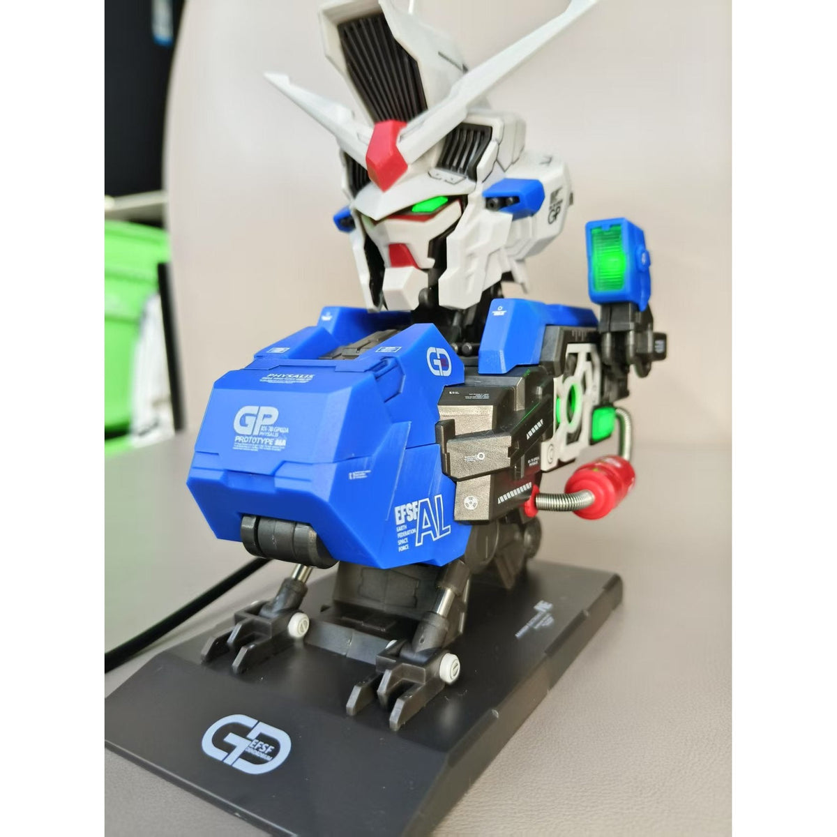 1/38 GP02 Physalis Head Bust Assembly Model (with LED)