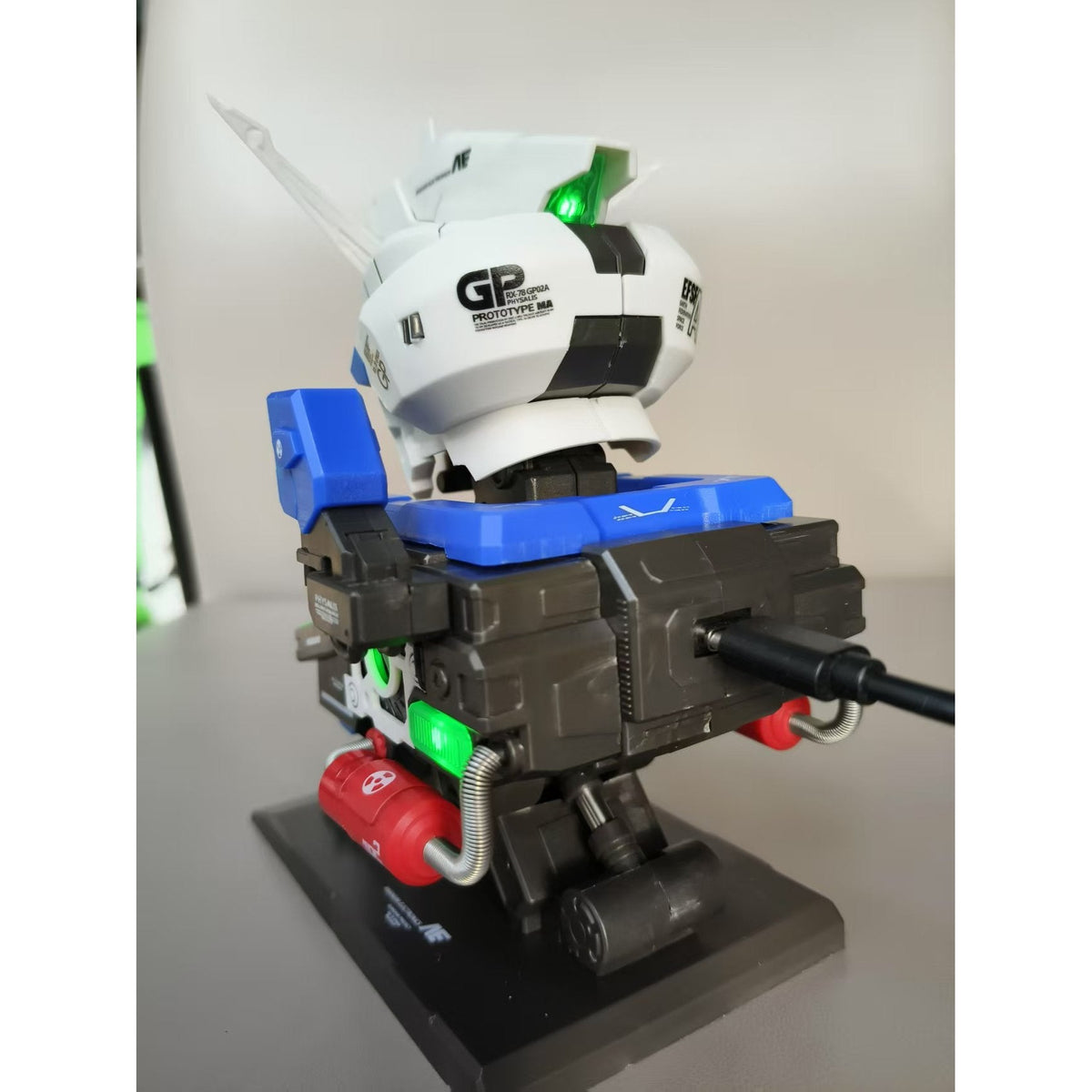 1/38 GP02 Physalis Head Bust Assembly Model (with LED)