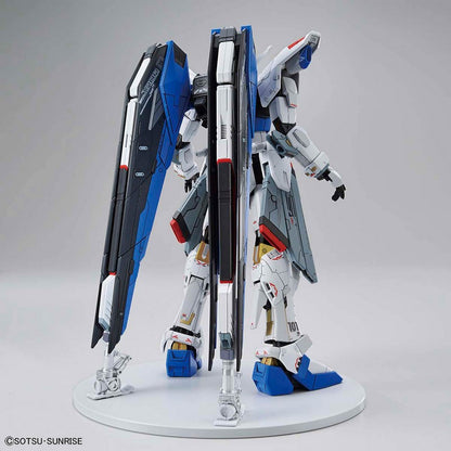Full Mechanics 1/100 The Gundam Base Limited ZGMF-X10A Freedom Gundam Ver.Gcp