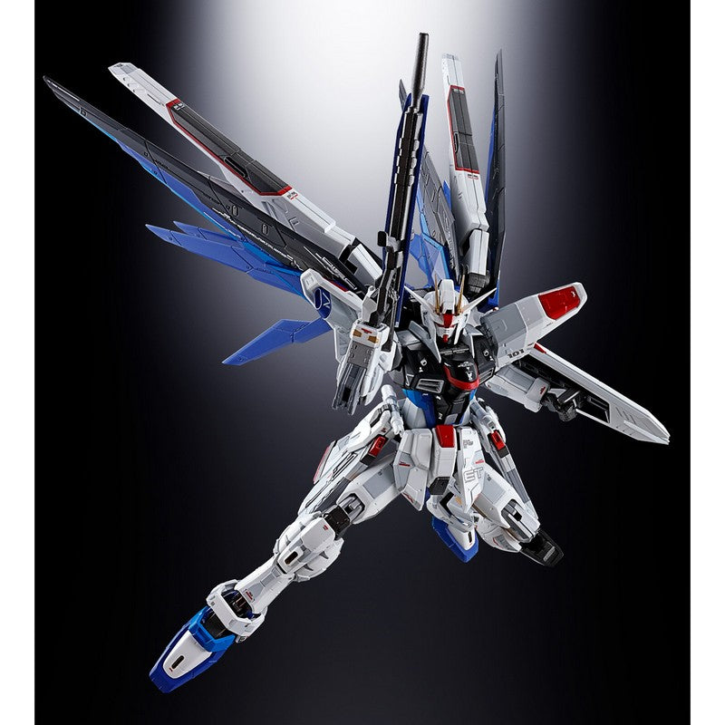 Freedom Gundam Chogokin Figur – Mit LED-beleuchtetem Kopf & Fahrwerk | Ver.GCP, Ca. 18 Cm, Inkl. Zubehör
