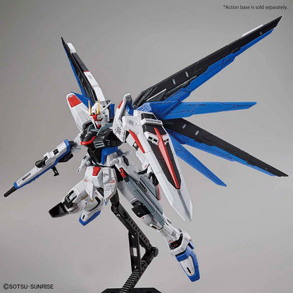 Full Mechanics 1/100 The Gundam Base Limited ZGMF-X10A Freedom Gundam Ver.Gcp