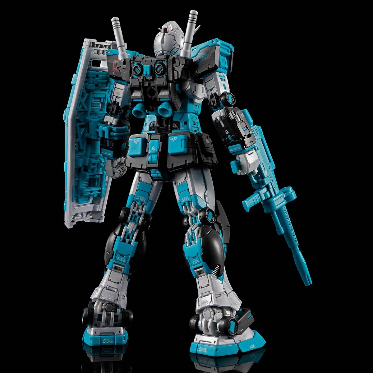RG 1/144 RX-78-2 GUNDAM 初音ミク Ver. & KITH RG 1/144 RX-78-2 Gundam Ver.2.0 [HATSUNE MIKU Ver.] | pBandai Real